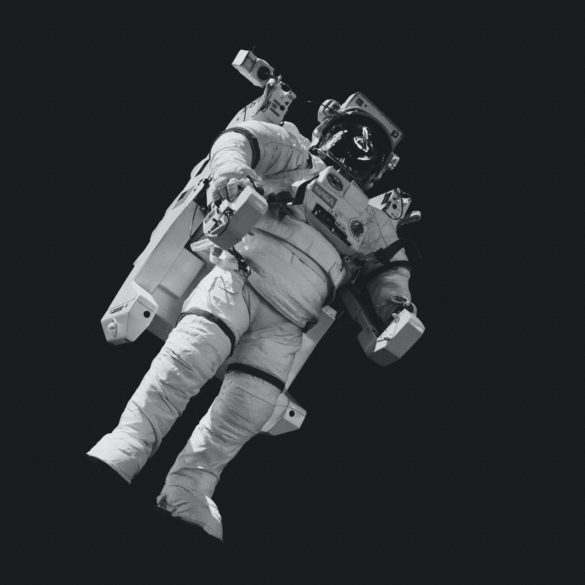 Dankbarkeit Zufriedenheit Zitate Astronaut Schwarz Weiß
